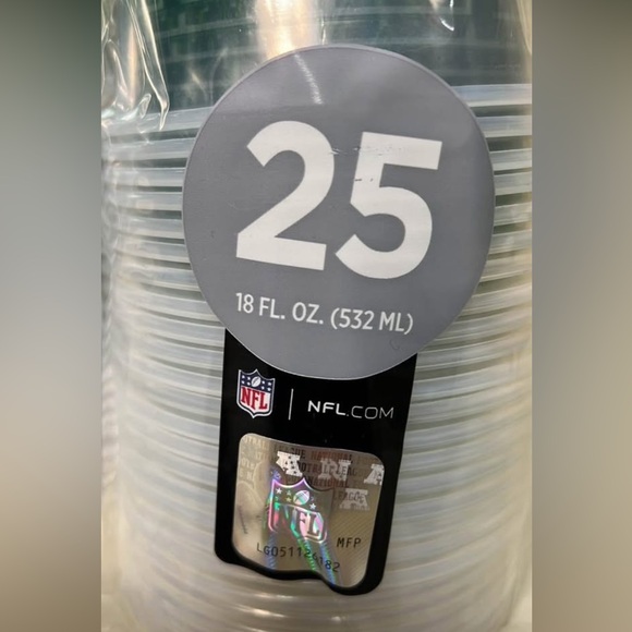 NFL 18 oz party cups 150 count - Picture 3 of 4
